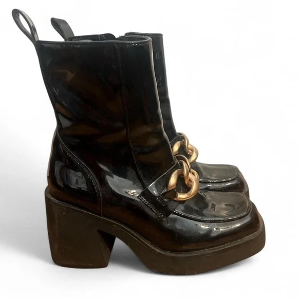 Steve Madden Black and Gold Heeled Boots with Chain Detail - Picture 2 of 2